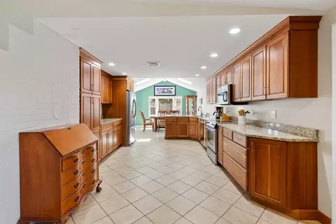 52 Coolidge Rd, Danvers, MA 01923 photo 10