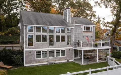 255 Elm St, Marshfield, MA 02050