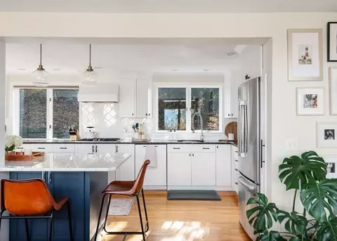 Kitchen - 255 Elm St, Marshfield, MA 02050 photo 2 of 3