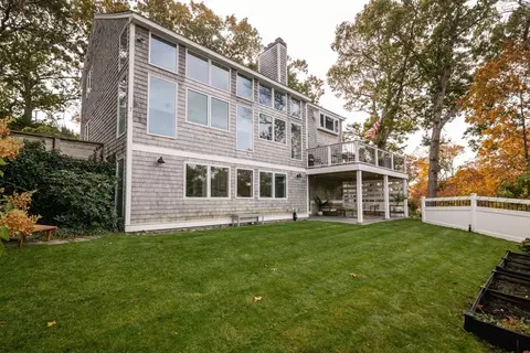 Exterior - 255 Elm St, Marshfield, MA 02050 photo 7 of 10
