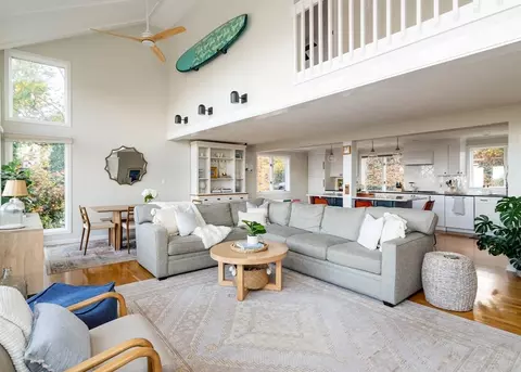 Living - 255 Elm St, Marshfield, MA 02050 photo 4 of 8