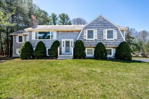 29 Carl Landi Cir, Falmouth, MA 02536