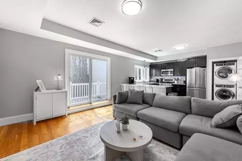 417 E 7th St #2, Boston, MA 02127 photo 8