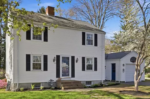 129 Academy Ave, Weymouth, MA 02188