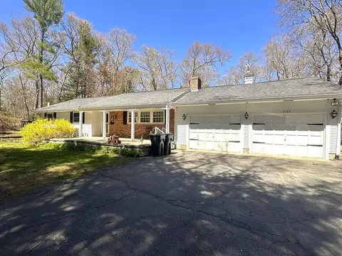 1163 Old Fall River Rd, Dartmouth, MA 02747