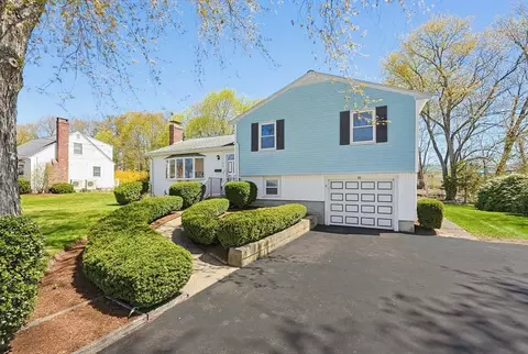 48 Irving St, Walpole, MA 02081