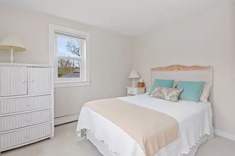 Bedroom - 20 Middle St, Beverly, MA 01915 photo 3 of 6