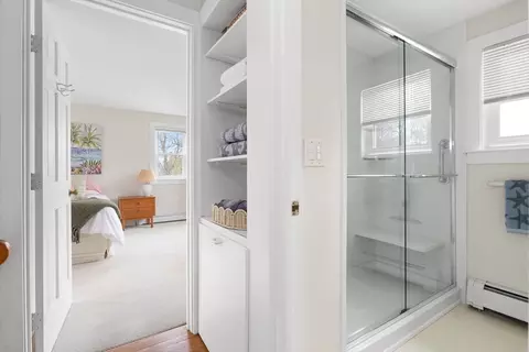 Bath - 20 Middle St, Beverly, MA 01915 photo 1 of 5