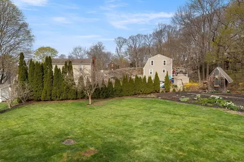 Exterior - 20 Middle St, Beverly, MA 01915 photo 6 of 11