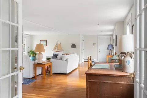 Entry Way - 20 Middle St, Beverly, MA 01915 photo 1 of 2