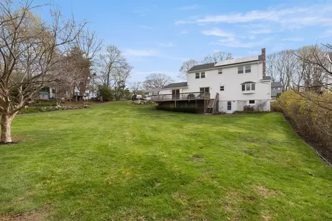 Exterior - 20 Middle St, Beverly, MA 01915 photo 4 of 11