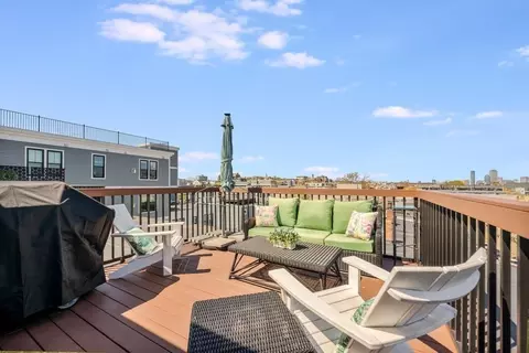Exterior - 687 E 2nd St #8, Boston, MA 02127 photo 2 of 4