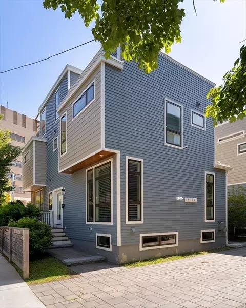 88 Highland Ave, Cambridge, MA 02139