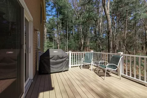 Exterior - 8 Griffin Rd, Franklin, MA 02038 photo 5 of 6