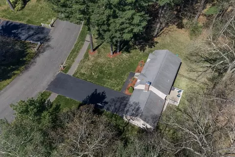 View/Area - 8 Griffin Rd, Franklin, MA 02038 photo 1 of 3