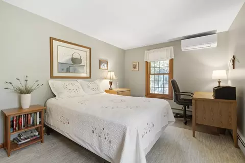 Bedroom - 8 Griffin Rd, Franklin, MA 02038 photo 3 of 5