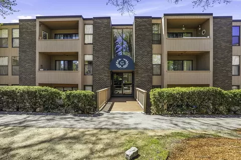 8 Shrewsbury Green Dr #G, Shrewsbury, MA 01545