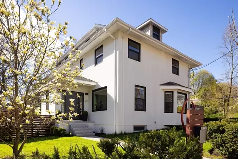 122 Garfield St, Watertown, MA 02472