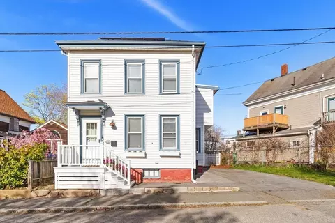 3 Acacia St, Gloucester, MA 01930