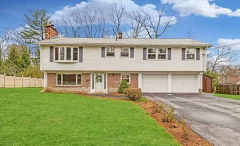 5 Currier Dr, Framingham, MA 01701