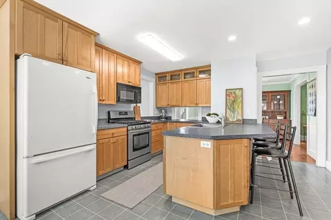 Kitchen - 21 Howe St, Wellesley, MA 02482 photo 3 of 4