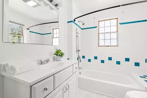Bath - 21 Howe St, Wellesley, MA 02482 photo 3 of 3