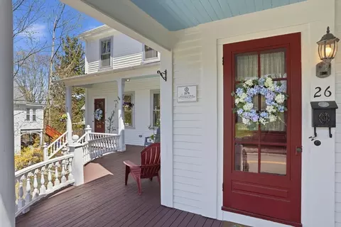 26 Walnut St, Maynard, MA 01754 photo 2