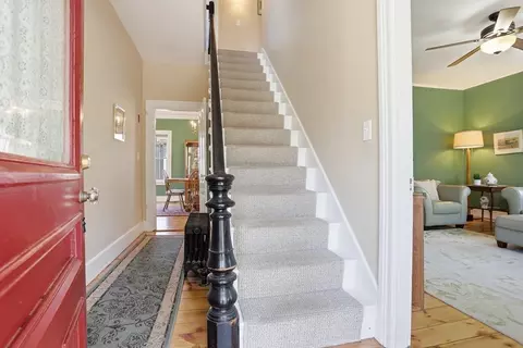 26 Walnut St, Maynard, MA 01754 photo 9