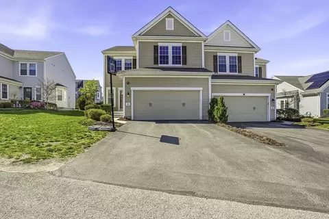 25 Spruce St #25, Hopkinton, MA 01748