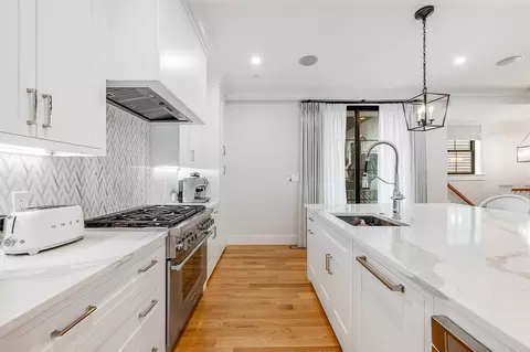 799 E 3rd St #2, Boston, MA 02127 photo 5