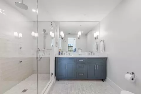 799 E 3rd St #2, Boston, MA 02127 photo 17