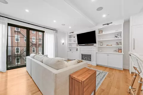 799 E 3rd St #2, Boston, MA 02127 photo 8