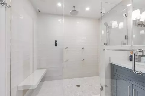 799 E 3rd St #2, Boston, MA 02127 photo 18