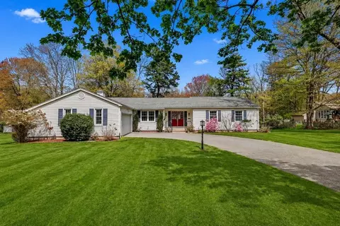 93 Wyndward Rd, Longmeadow, MA 01106