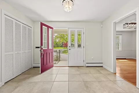 93 Wyndward Rd, Longmeadow, MA 01106 photo 2