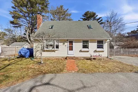 70 Quinaquisset Ave, Mashpee, MA 02649