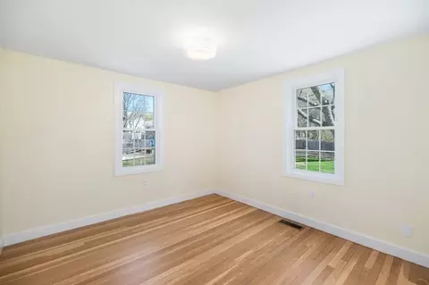 Bedroom - 32 Lexington Dr, Beverly, MA 01915 photo 5 of 6