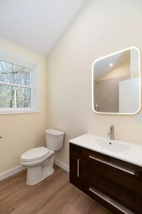 Bath - 32 Lexington Dr, Beverly, MA 01915 photo 4 of 5