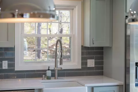 Kitchen - 32 Lexington Dr, Beverly, MA 01915 photo 4 of 5