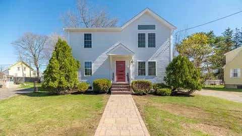 32 Lexington Dr, Beverly, MA 01915