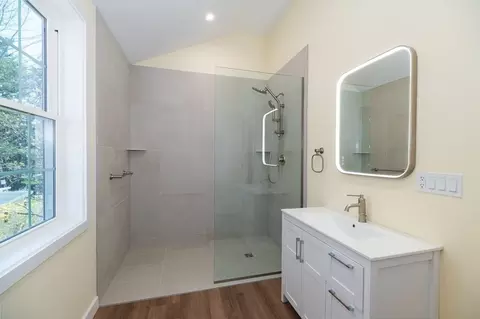 Bath - 32 Lexington Dr, Beverly, MA 01915 photo 1 of 5