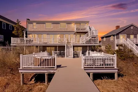 115 Phillips Rd, Bourne, MA 02532