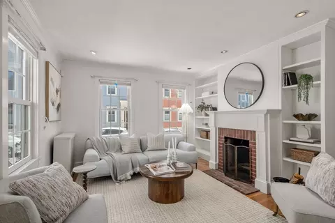 64 Pearl St, Charlestown, MA 02129