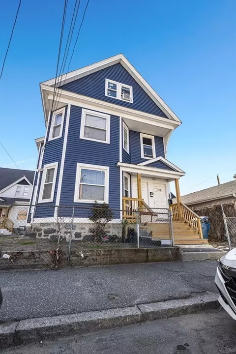 139-141 Foster St, Lawrence, MA 01843