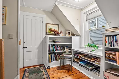 Entry Way - 4 Langsford St, Gloucester, MA 01930 photo 3 of 3