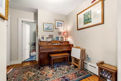 Entry Way - 4 Langsford St, Gloucester, MA 01930 photo 2 of 3