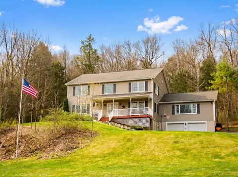 122 Maybrook, Holland, MA 01521