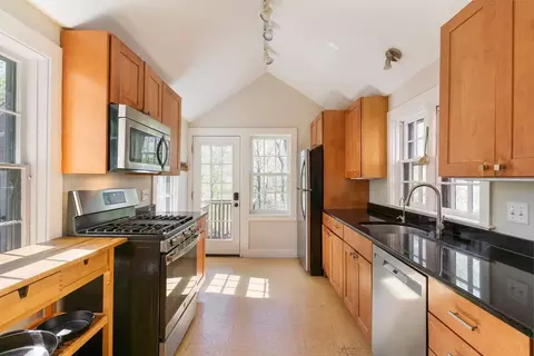 75 School St, Acton, MA 01720 photo 5