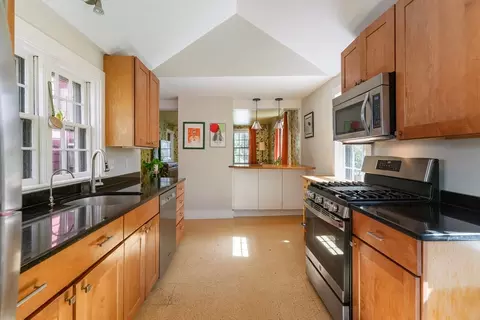 75 School St, Acton, MA 01720 photo 4