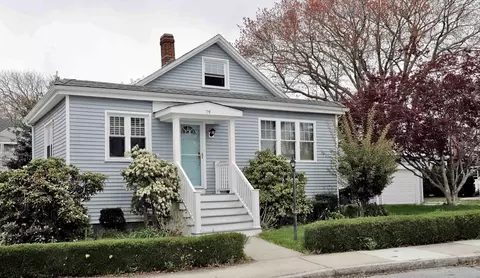 79 Woodlawn St, Fall River, MA 02720